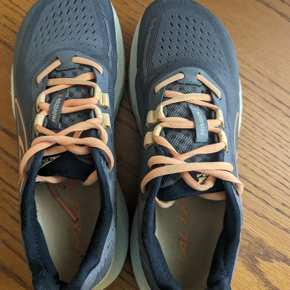 Women's Altera Provision 7; size 8.5; like new